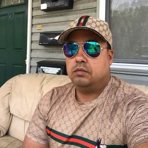 Meet your Posher, Leo